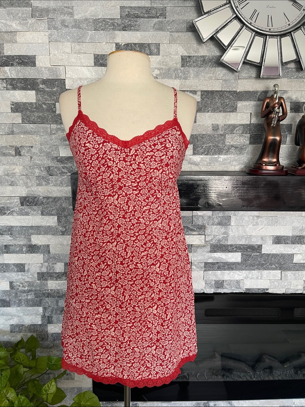 American Eagle Red White Floral Slip Dress V-Neck Lace Trim Woven Viscose S/P